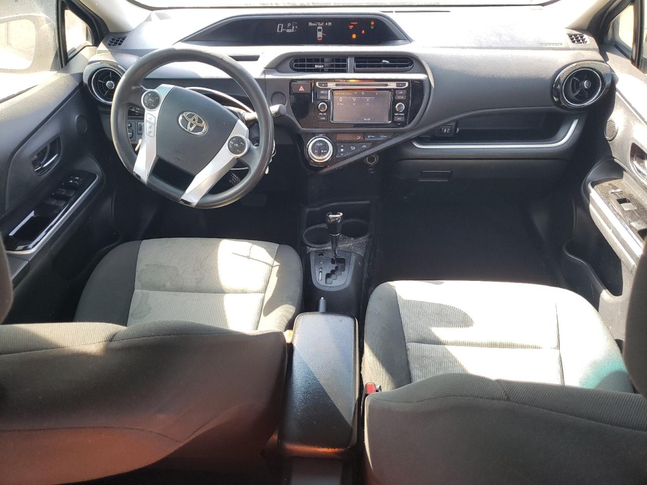 2015 Toyota Prius C VIN: JTDKDTB33F1585441 Lot: 71129825