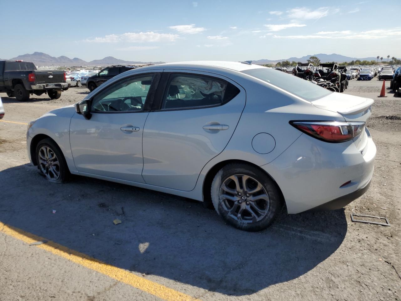 2020 Toyota Yaris L white null gas 3MYDLBYV5LY707045 photo #3