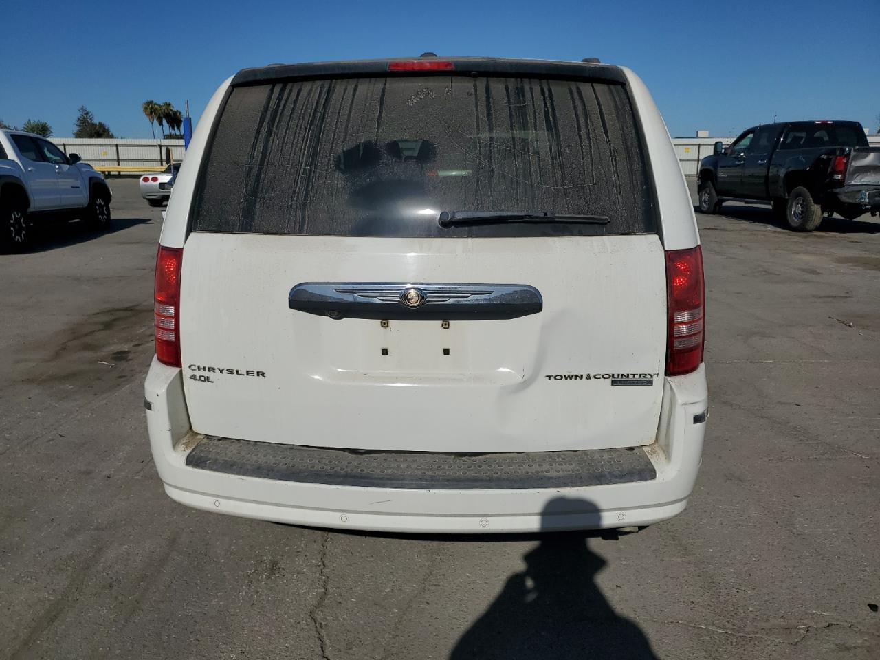 2010 Chrysler Town & Country Limited VIN: 2A4RR7DX6AR398684 Lot: 69692135