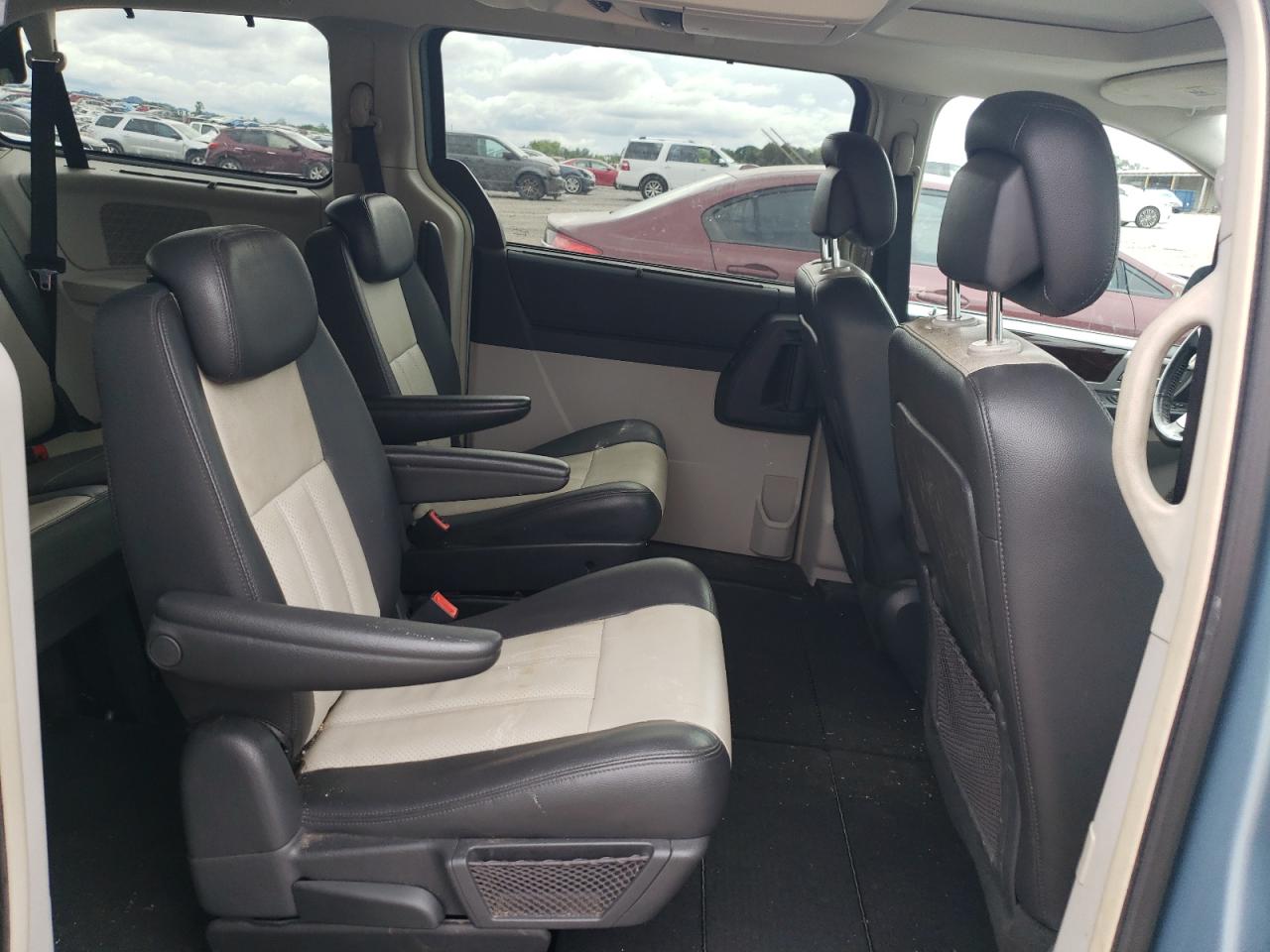 2010 Chrysler Town & Country Touring Plus VIN: 2A4RR8DX0AR494185 Lot: 68684335