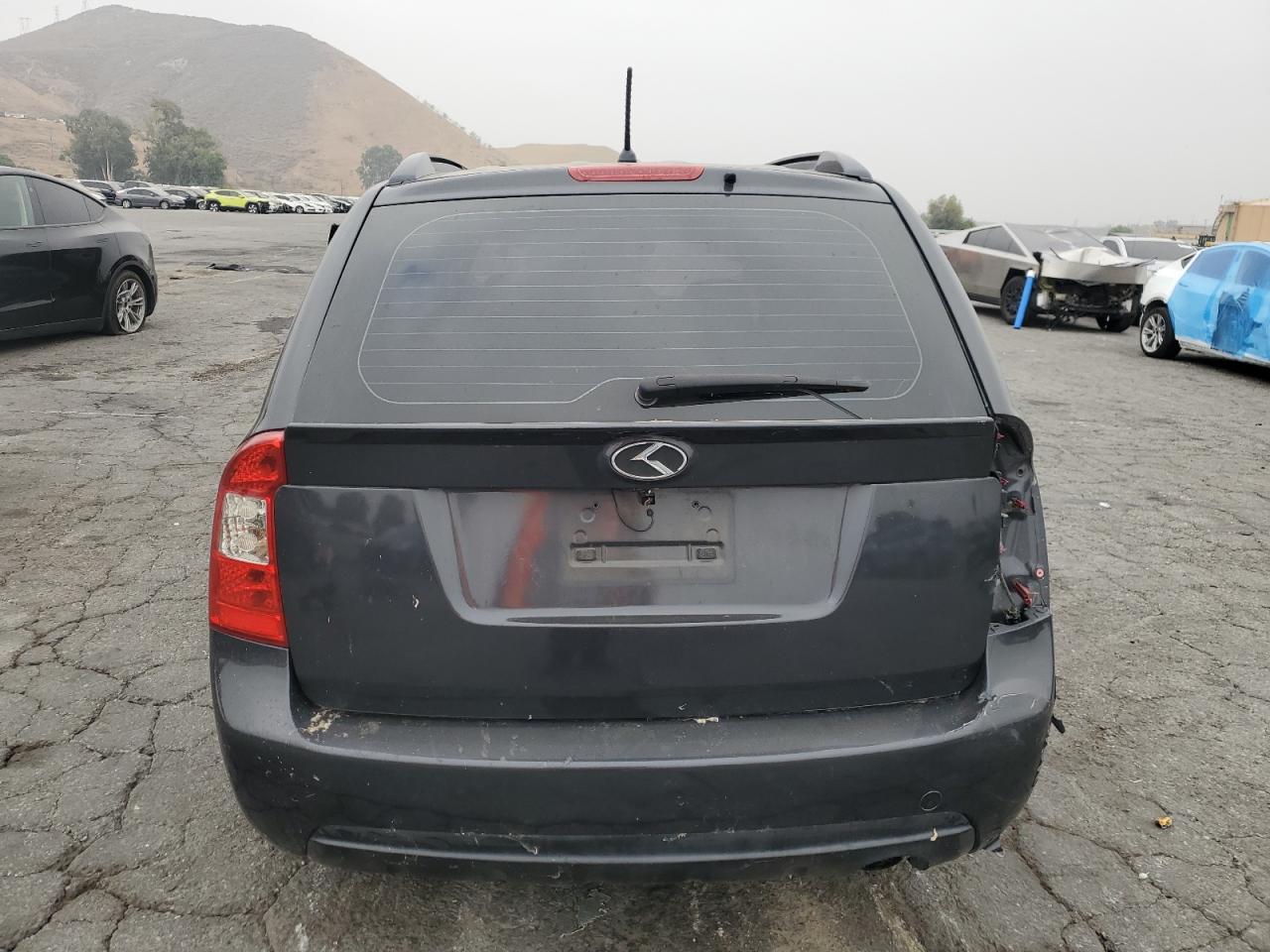 2007 Kia Rondo Lx VIN: KNAFG526677072503 Lot: 68944205