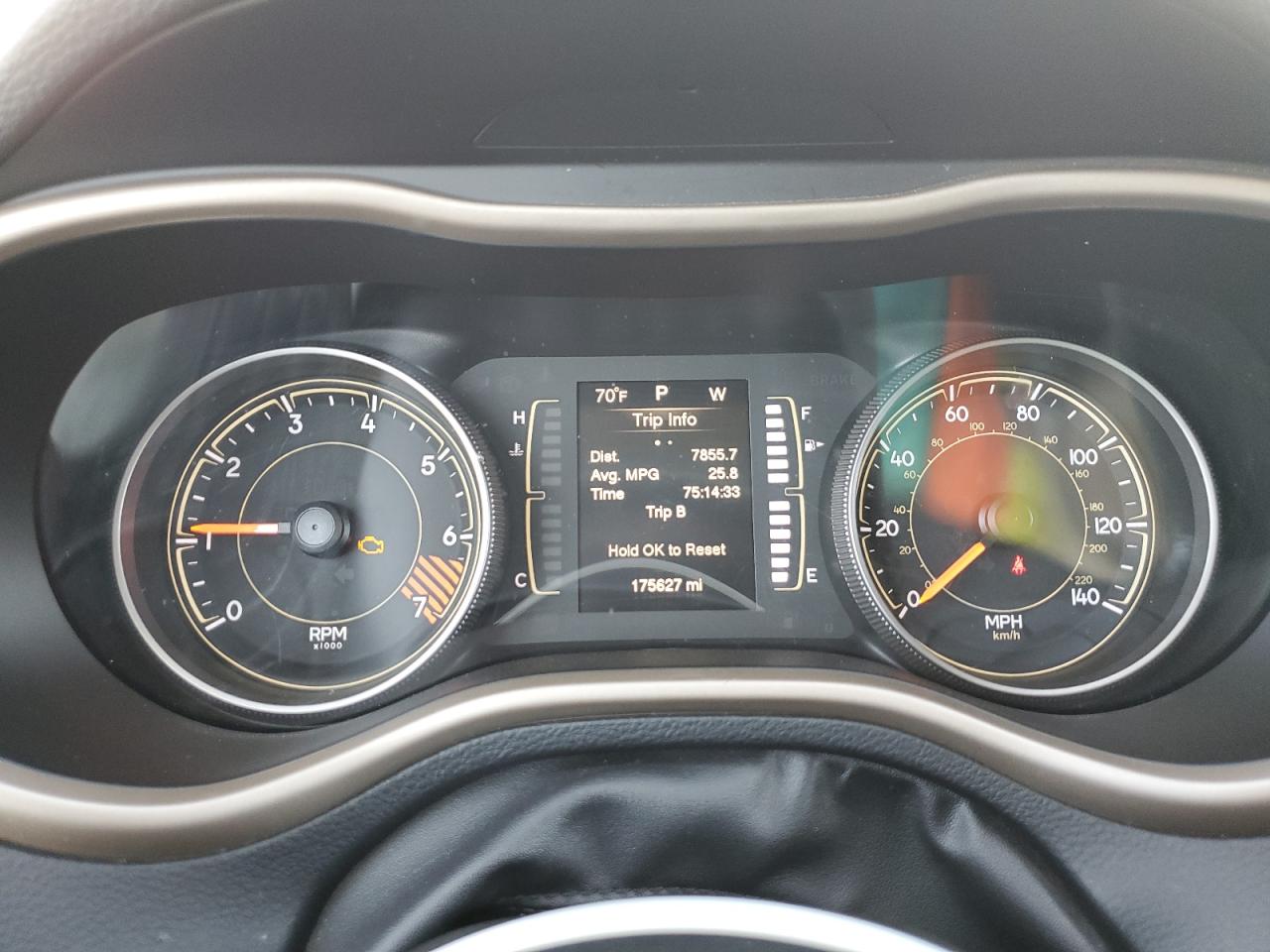 2015 Jeep Cherokee Latitude VIN: 1C4PJMCB7FW633150 Lot: 68693605