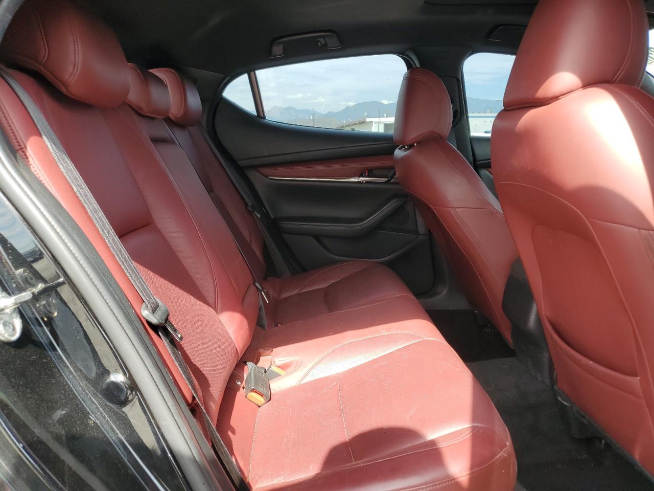 2019 Mazda 3 Premium VIN: JM1BPANM5K1142198 Lot: 69961035