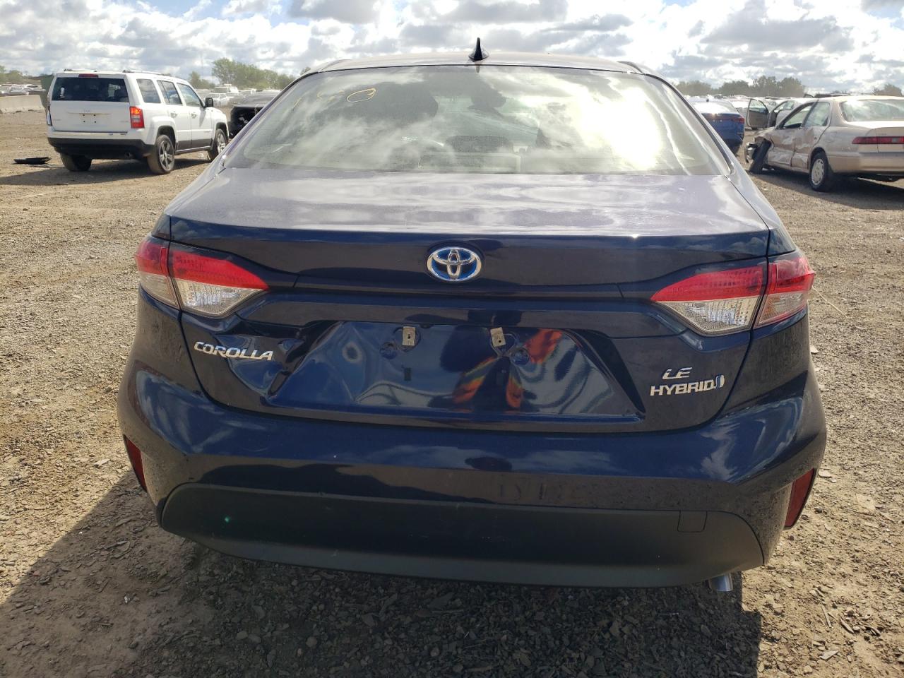 2024 Toyota Corolla Le VIN: JTDBCMFE2RJ032983 Lot: 70145765