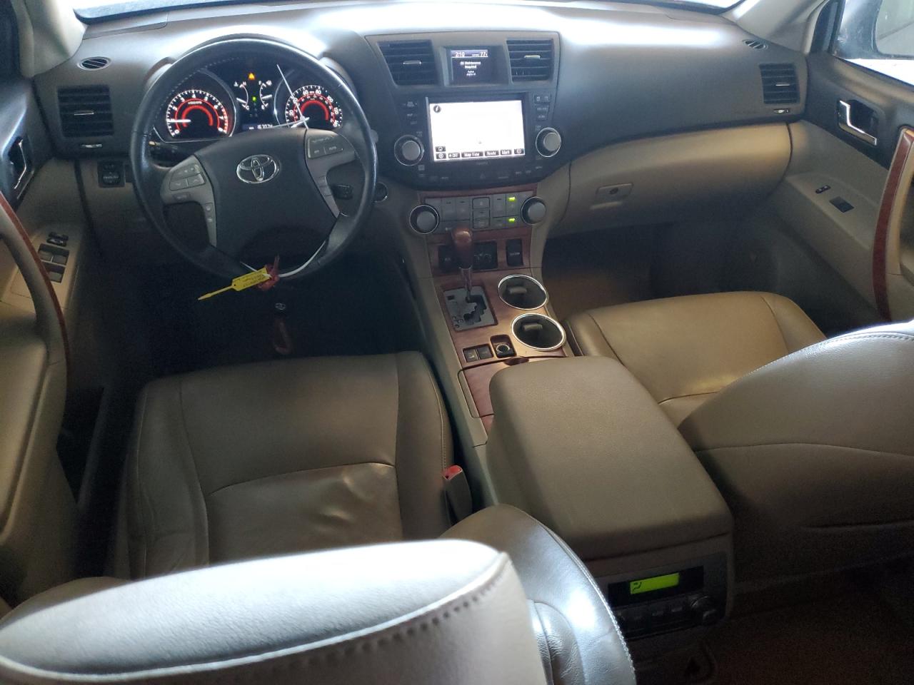 2010 Toyota Highlander Limited VIN: 5TDDK3EH4AS008645 Lot: 68561155