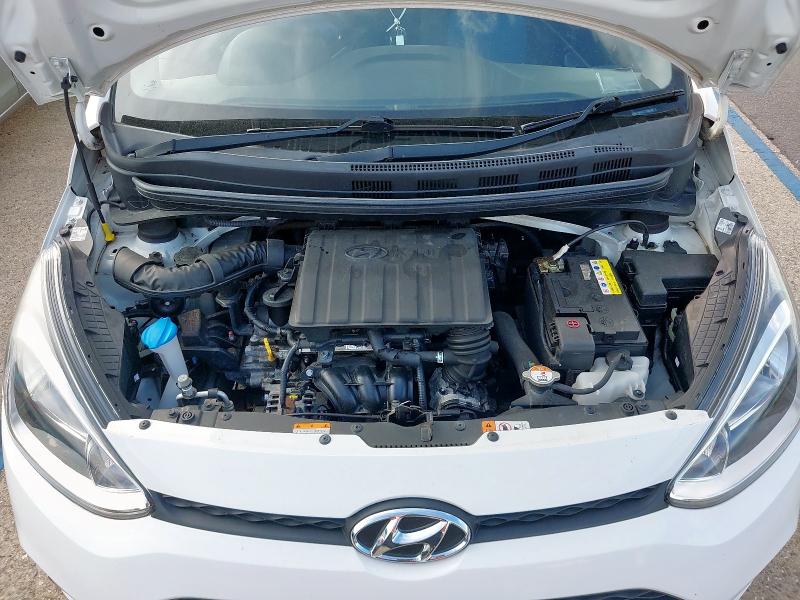 2016 HYUNDAI I10 SE