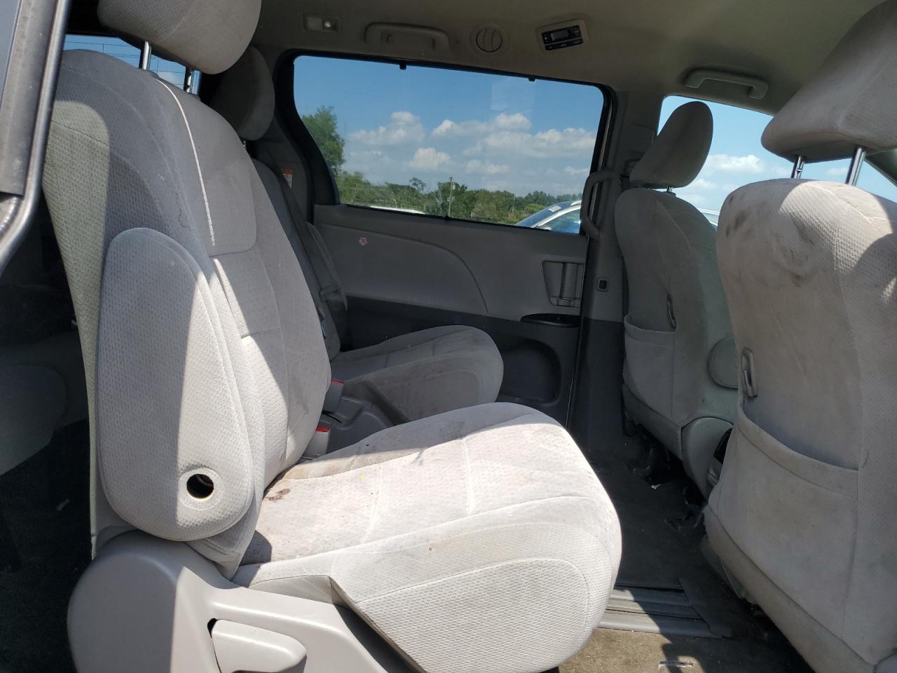 2015 Toyota Sienna Le VIN: 5TDKK3DC3FS588717 Lot: 68432795