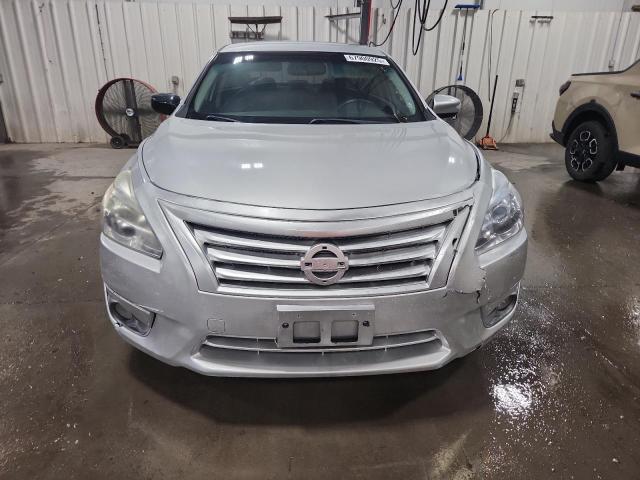 Sedans NISSAN ALTIMA 2015 Srebrny