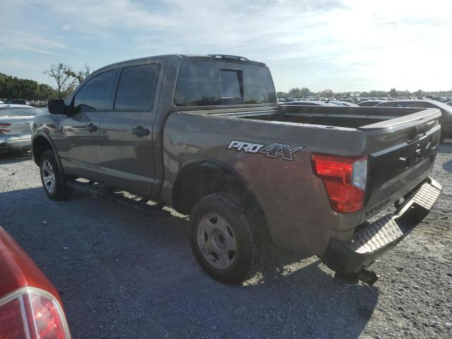  NISSAN TITAN 2020 Brązowy