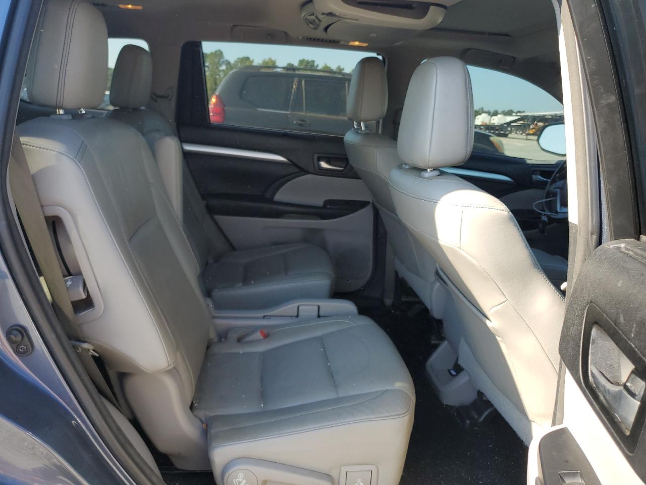 2017 Toyota Highlander Se VIN: 5TDKZRFH7HS512315 Lot: 70820865