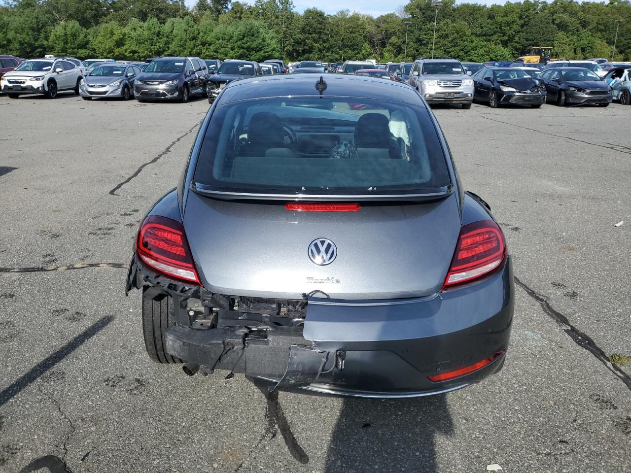 2019 Volkswagen Beetle S VIN: 3VWFD7AT8KM703908 Lot: 68903275