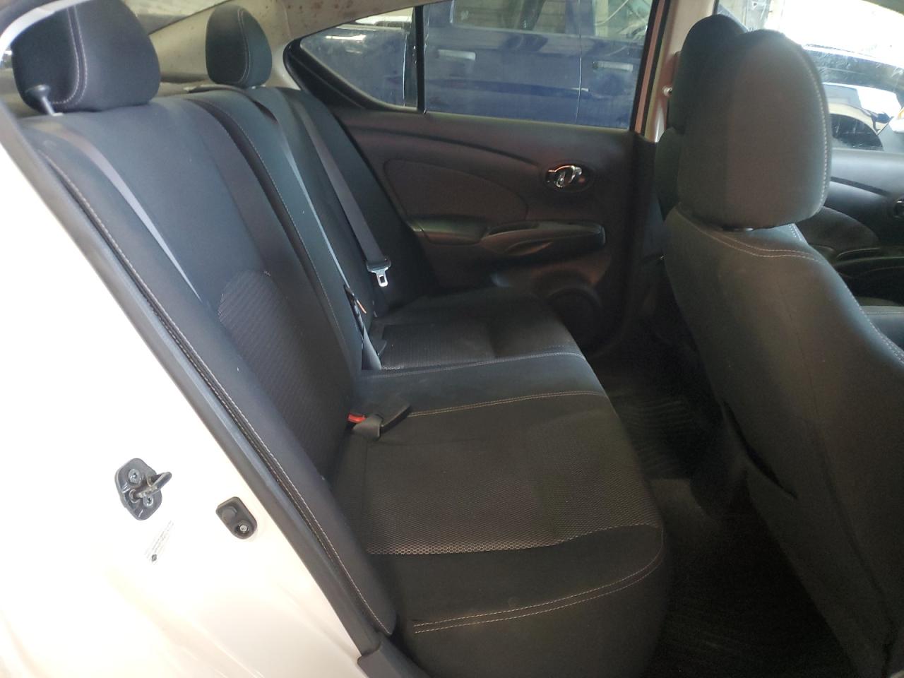 2015 Nissan Versa S VIN: 3N1CN7AP2FL949373 Lot: 70715235