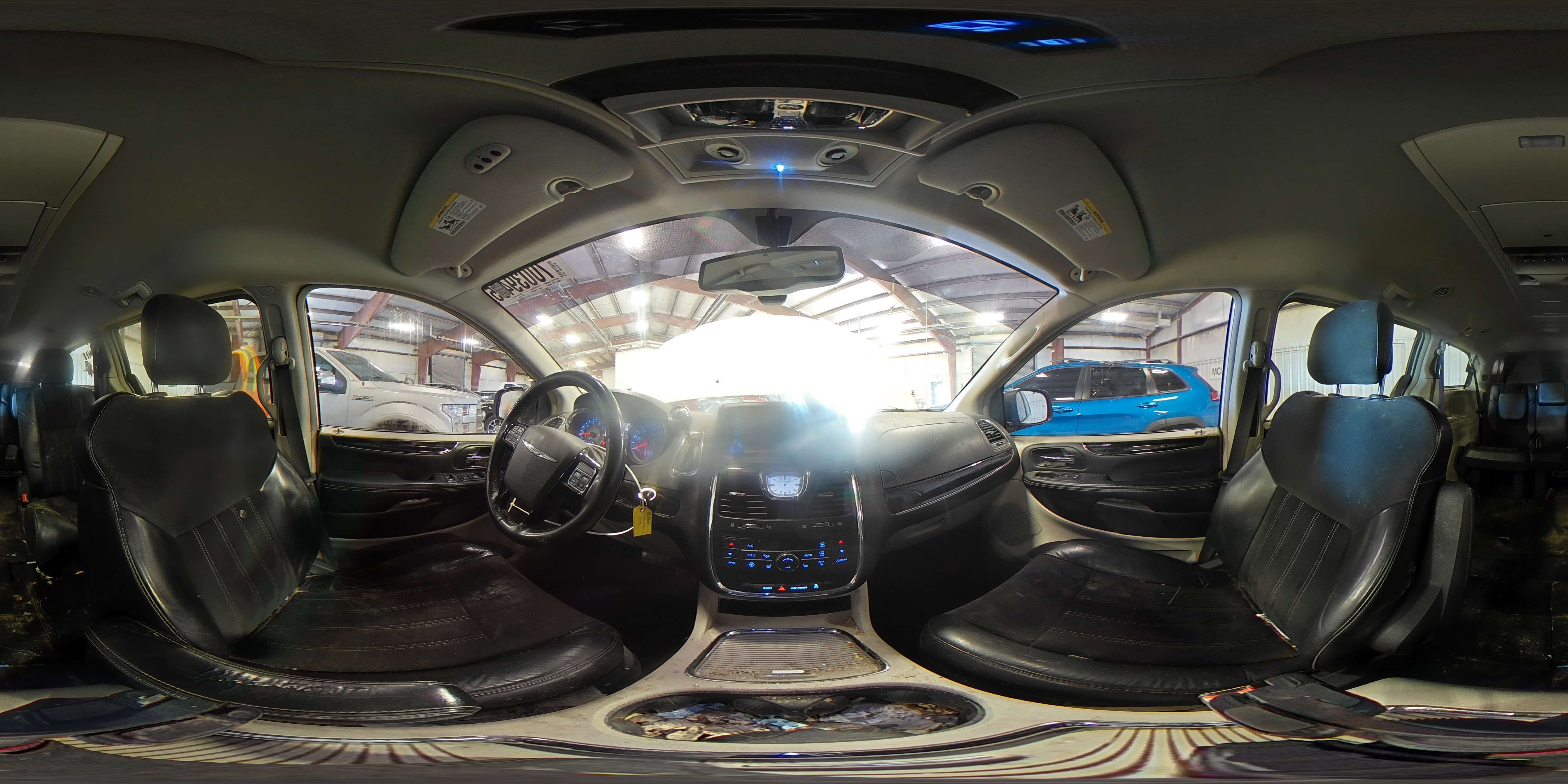 2016 Chrysler Town & Country Limited VIN: 2C4RC1JG1GR121233 Lot: 70039435
