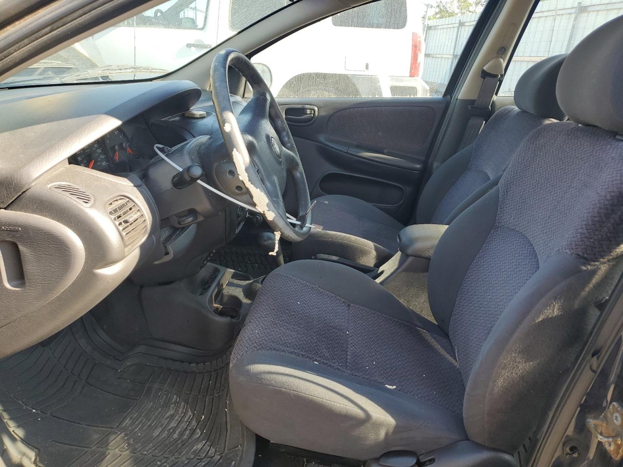 2000 Dodge Neon Base VIN: 1B3ES46C7YD841974 Lot: 70446055