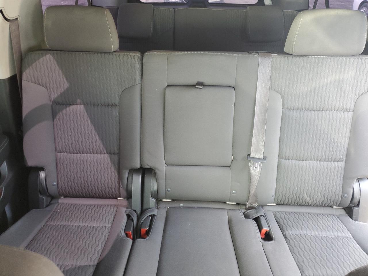 2017 GMC Yukon Xl K1500 Sle VIN: 1GKS2FKC0HR217413 Lot: 70781605