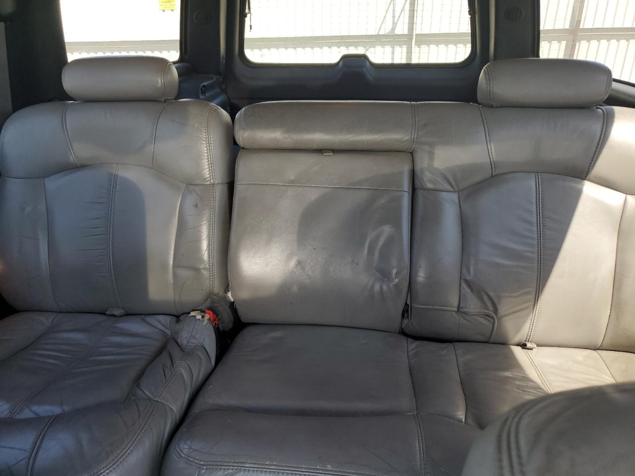 2001 Chevrolet Suburban K1500 VIN: 3GNFK16T01G195629 Lot: 82165535