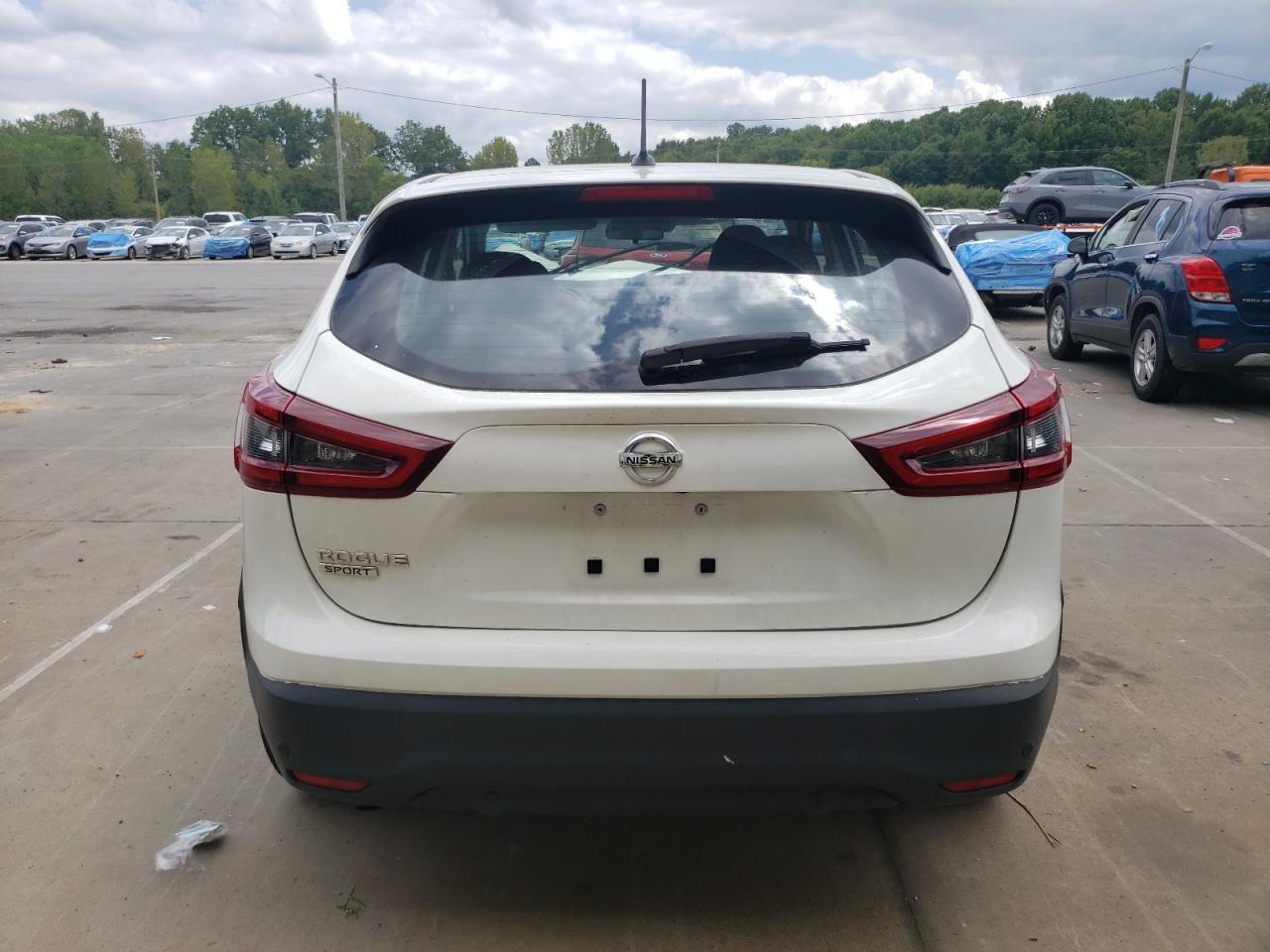 2022 Nissan Rogue Sport S VIN: JN1BJ1AV8NW347671 Lot: 70060495