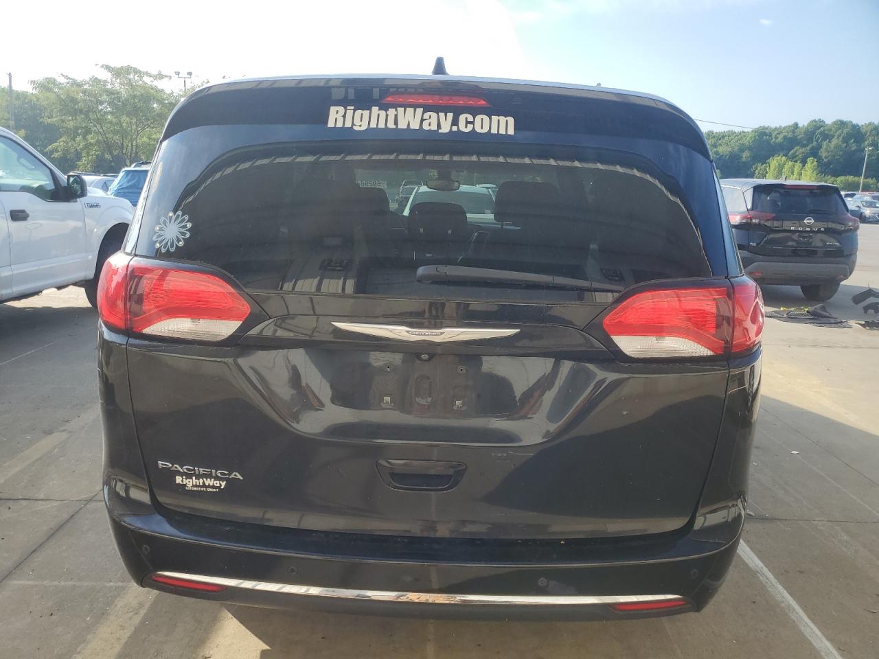 2017 Chrysler Pacifica Touring L VIN: 2C4RC1BG6HR661483 Lot: 69298425