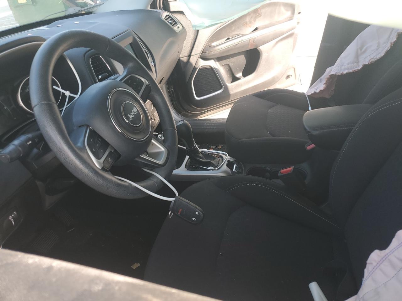 2019 Jeep Compass Sport VIN: 3C4NJCAB8KT637292 Lot: 69289735