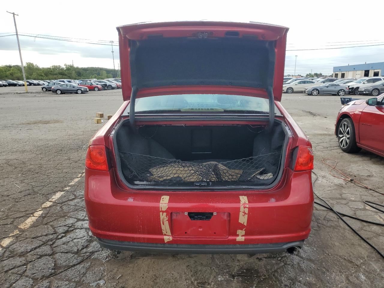 1G4HA5EM3BU134002 BUICK LUCERNE 2011 RED Photo 6