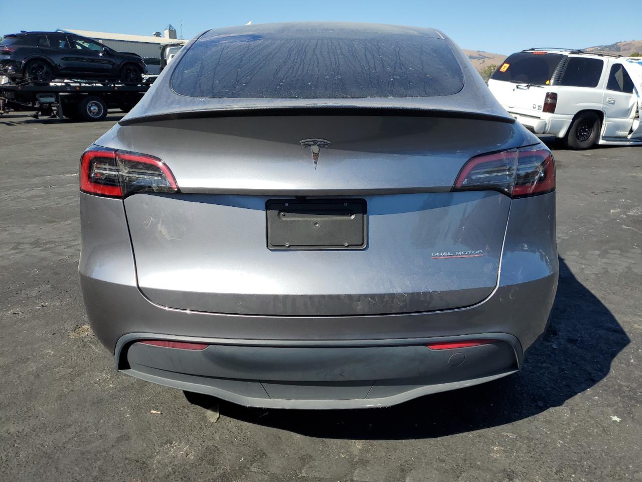 2025 Tesla Model Y VIN: 7SAYGDEF4SF232272 Lot: 69106505
