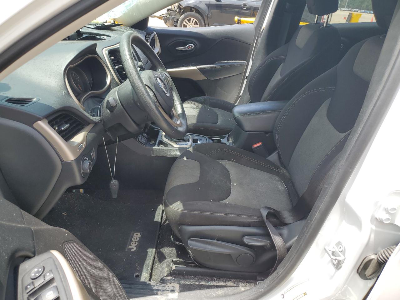 2018 Jeep Cherokee Latitude VIN: 1C4PJLCB0JD552621 Lot: 67994565