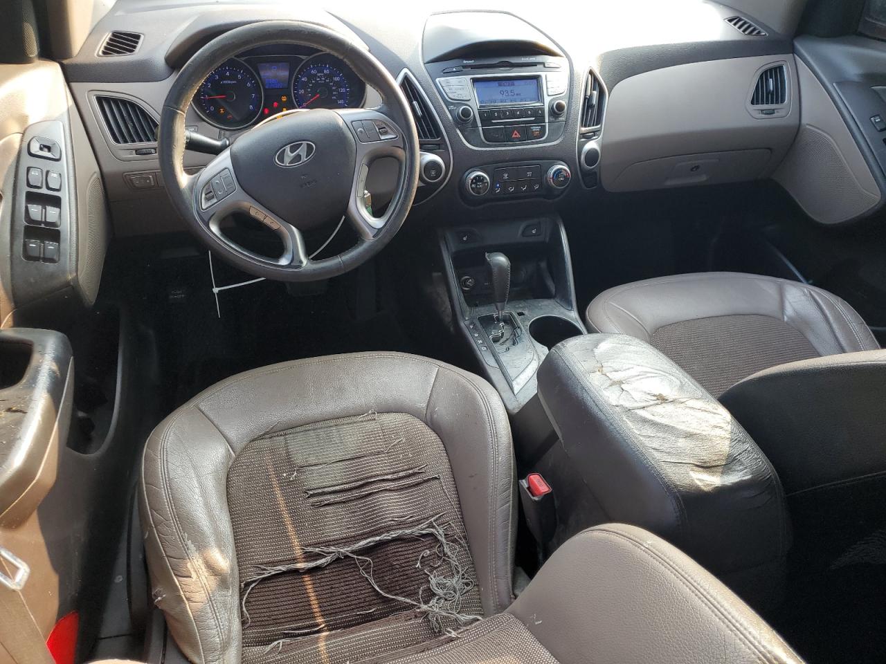 KM8JUCAC2BU205913 2011 Hyundai Tucson Gls