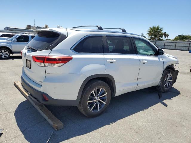  TOYOTA HIGHLANDER 2017 Белы