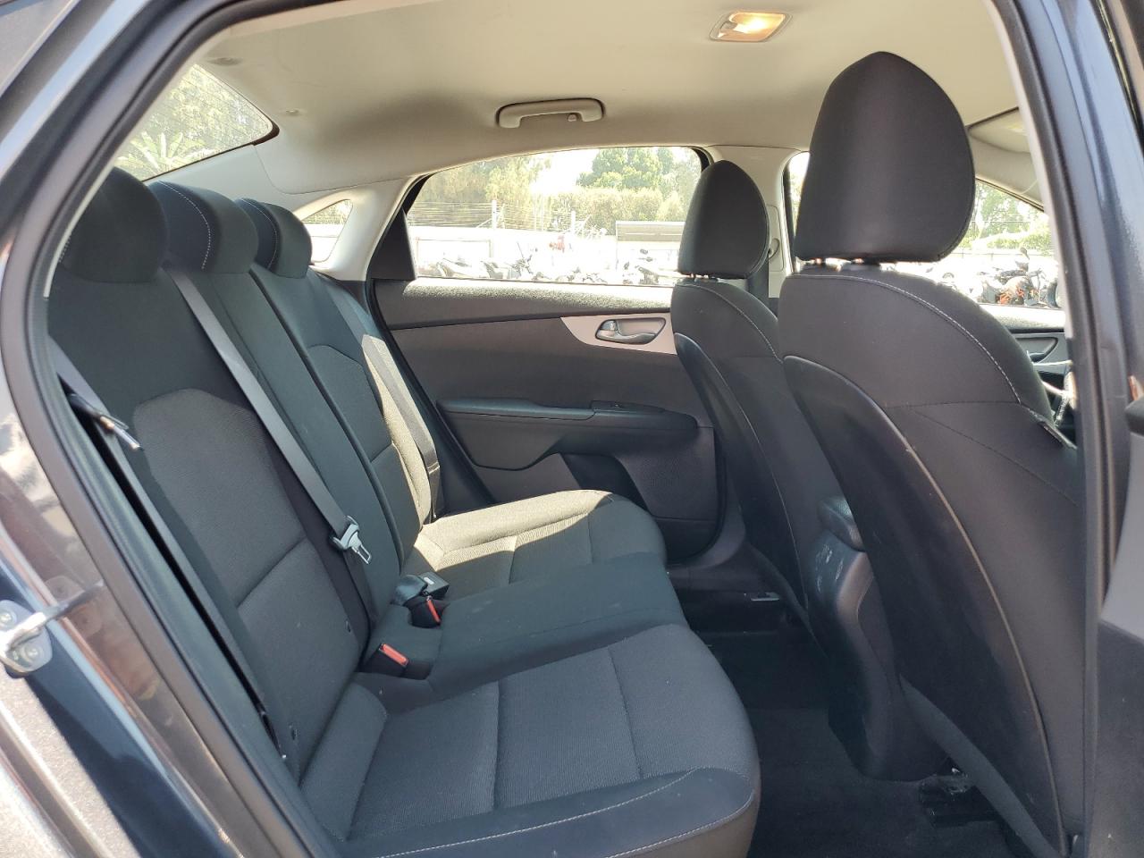 3KPF24AD8NE427129 2022 Kia Forte Fe