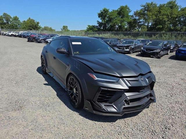 2021 LAMBORGHINI URUS