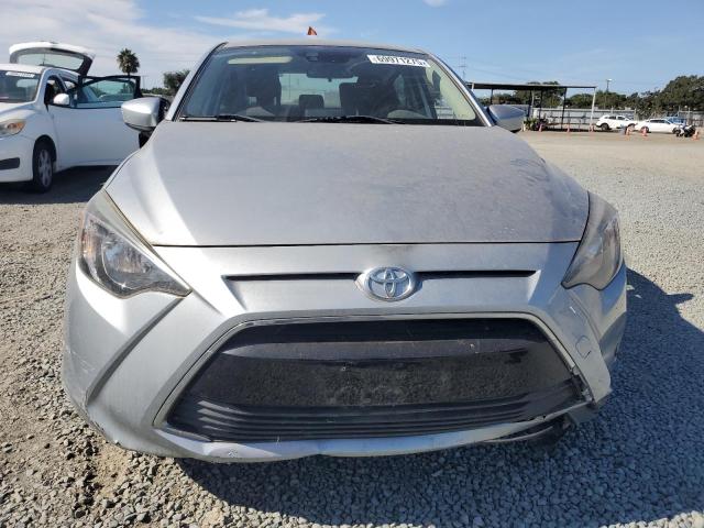  TOYOTA YARIS 2017 Szary