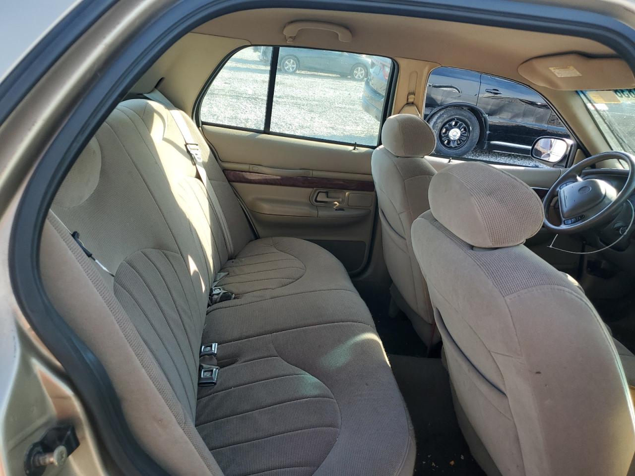 2000 Mercury Grand Marquis Gs VIN: 2MEFM74W0YX702109 Lot: 70818385