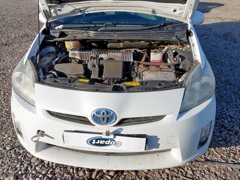 2010 TOYOTA PRIUS T SPIRIT