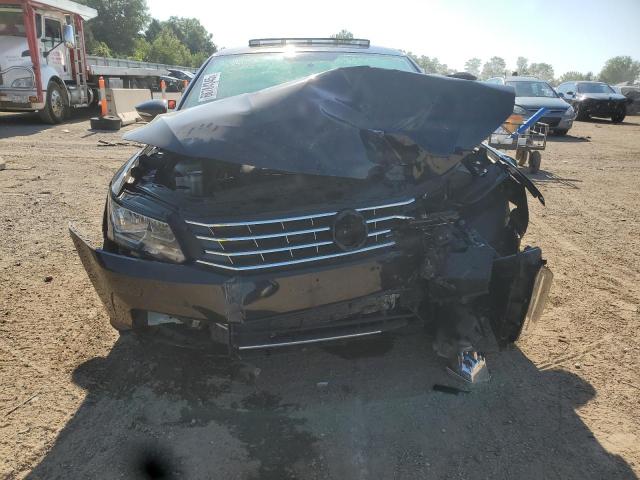 VOLKSWAGEN PASSAT 2017 Черный