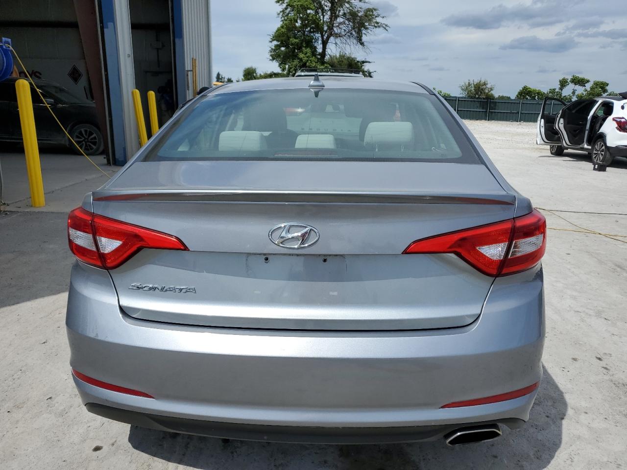 2015 Hyundai Sonata Se VIN: 5NPE24AF0FH160854 Lot: 70173775