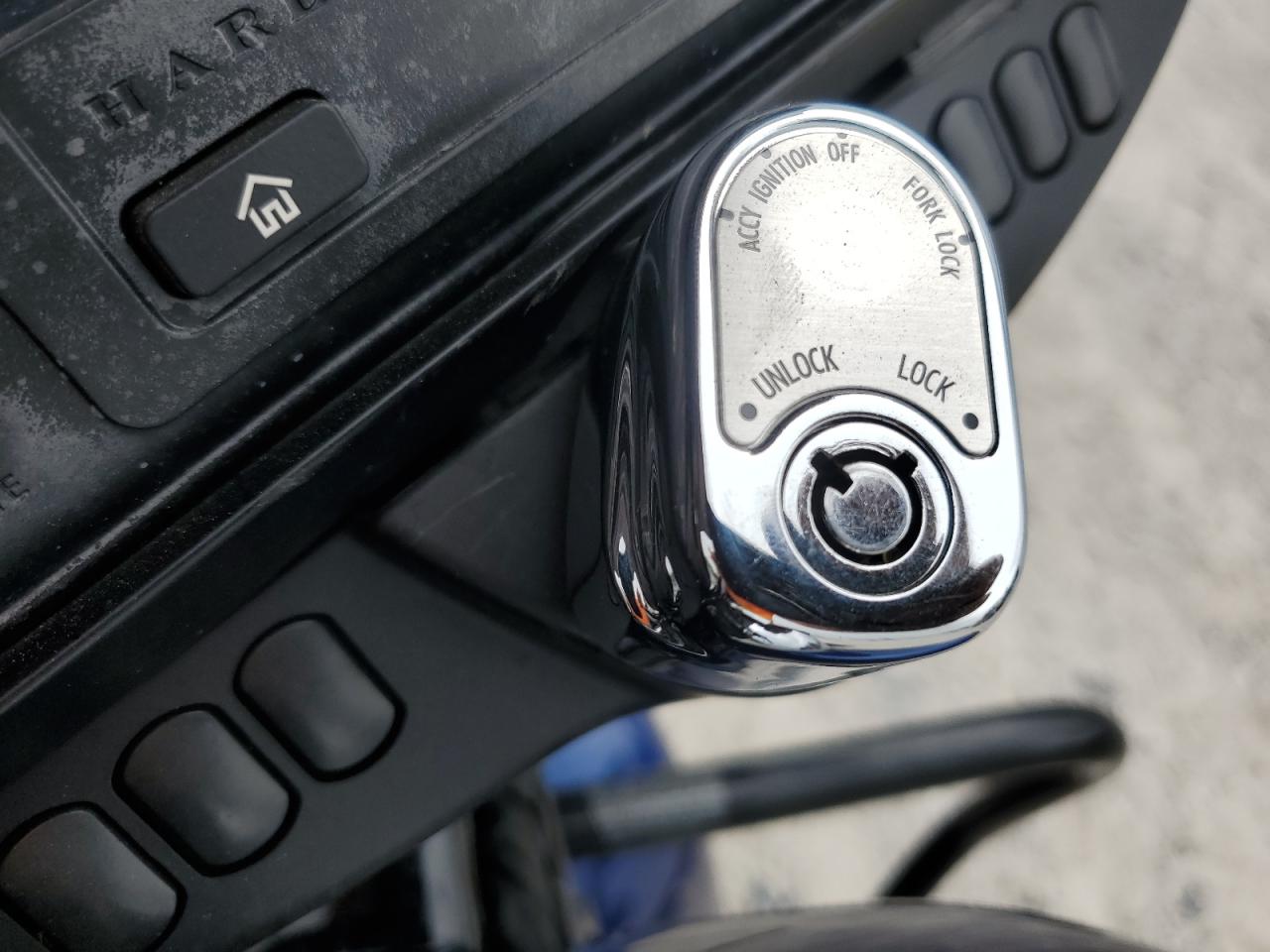 2015 Harley-Davidson Flhx Street Glide VIN: 1HD1KBM1XFB618337 Lot: 70015375