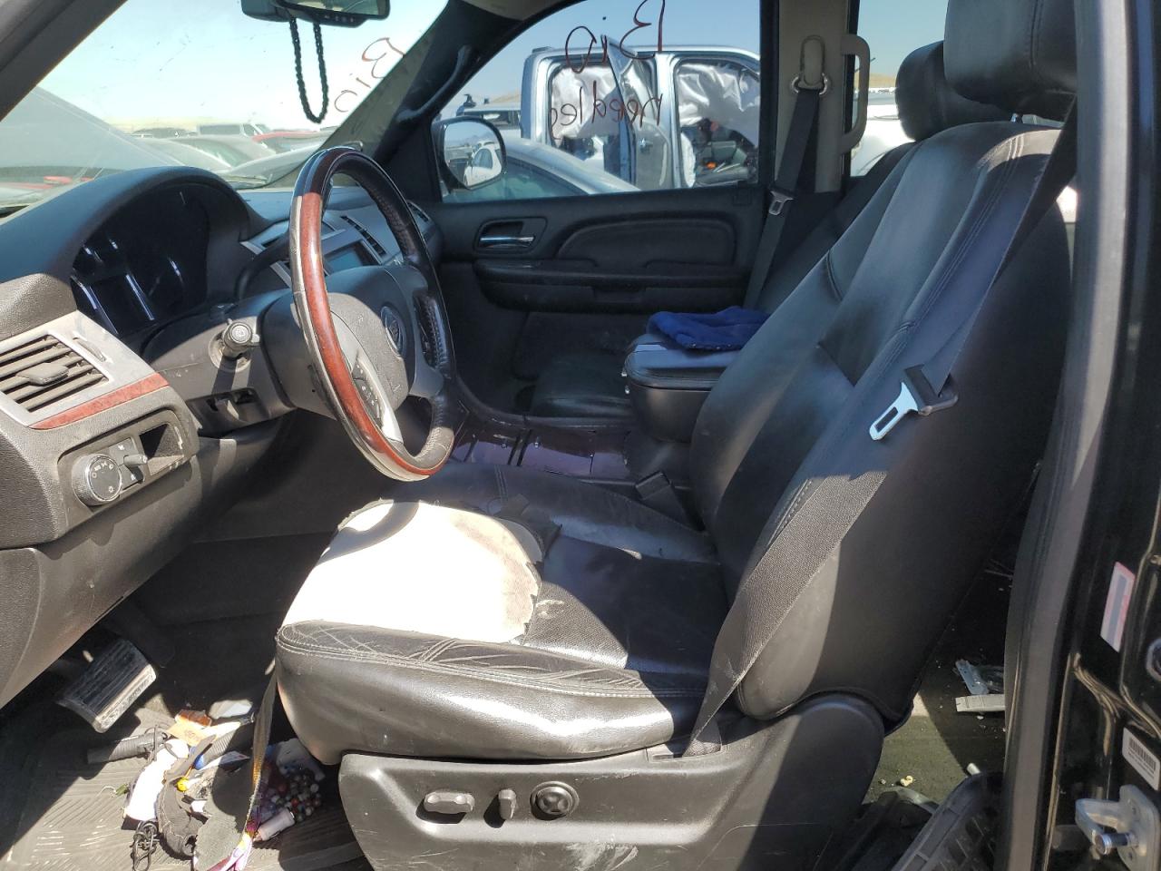 2007 Cadillac Escalade Luxury VIN: 1GYFK63897R403211 Lot: 68713285