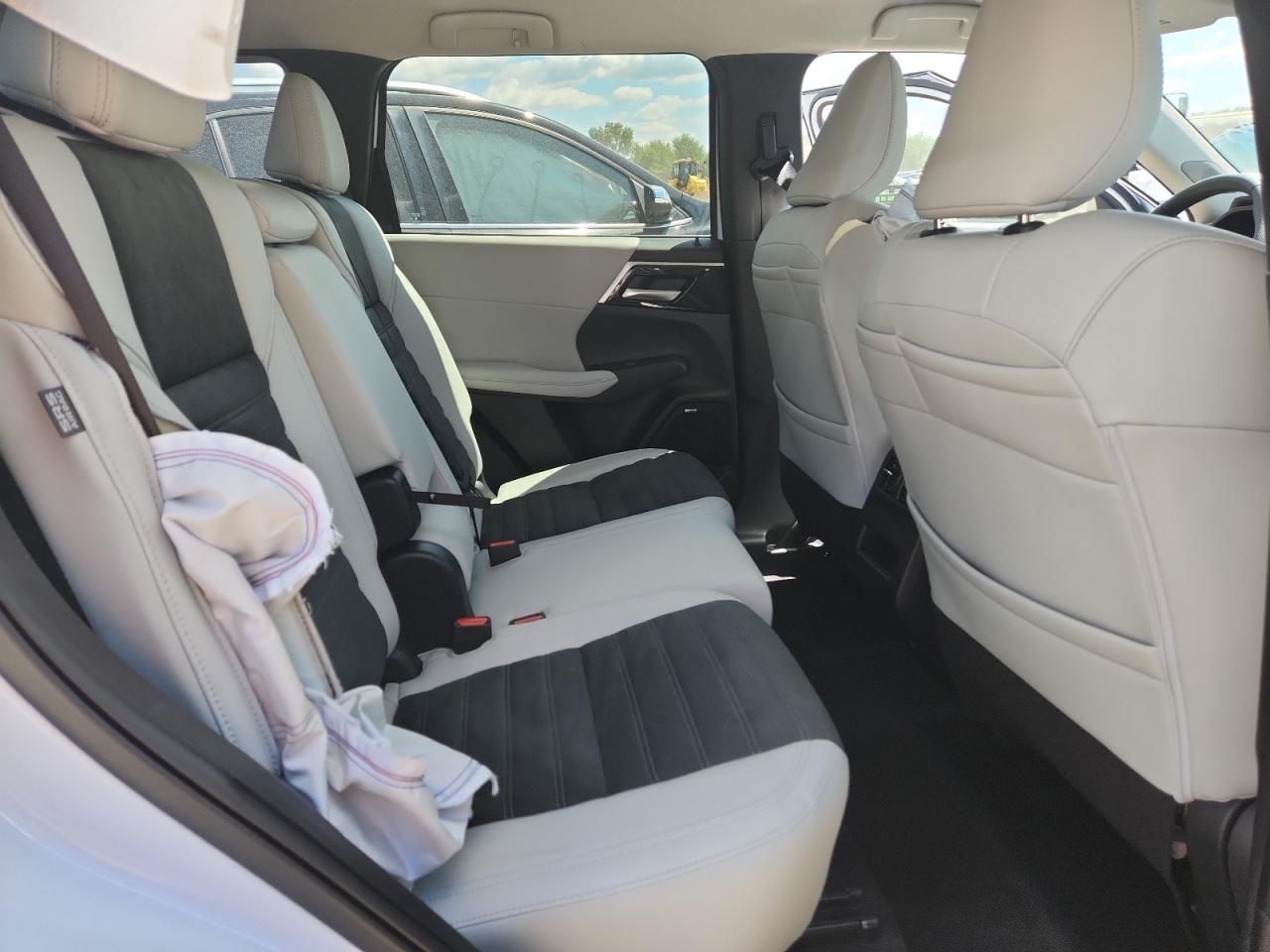 2025 Mitsubishi Outlander Se VIN: JA4J4VA83SZ023534 Lot: 70288775