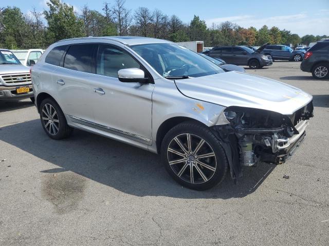  VOLVO XC60 2017 Srebrny