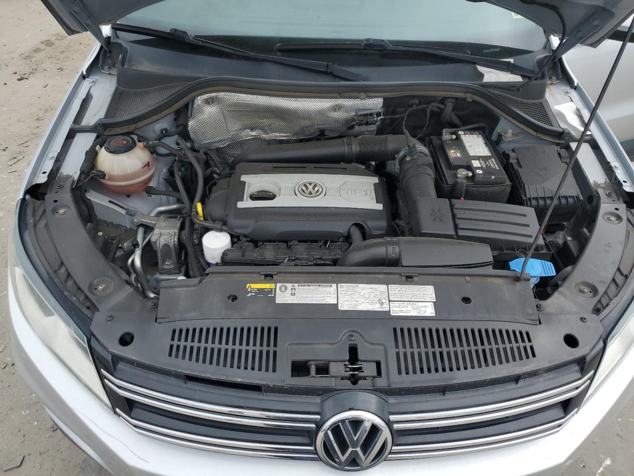 2018 Volkswagen Tiguan Limited VIN: WVGBV7AX4JK005444 Lot: 69020685