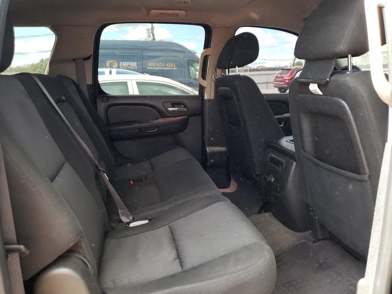 2011 Chevrolet Suburban K1500 Ls VIN: 1GNSKHE35BR376672 Lot: 69775825