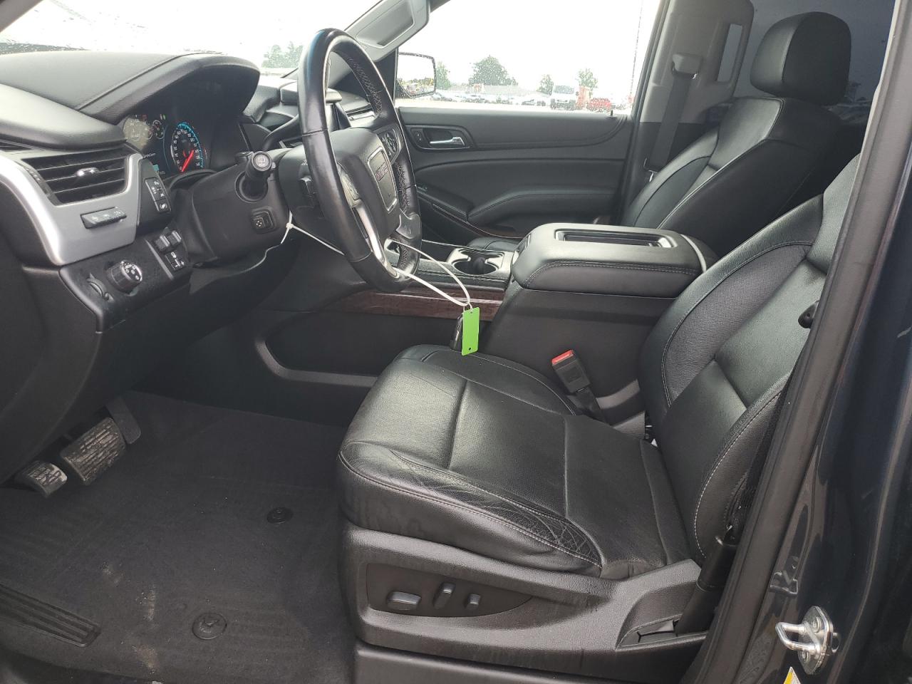 2019 GMC Yukon Xl C1500 Slt VIN: 1GKS1GKJXKR169210 Lot: 67720155