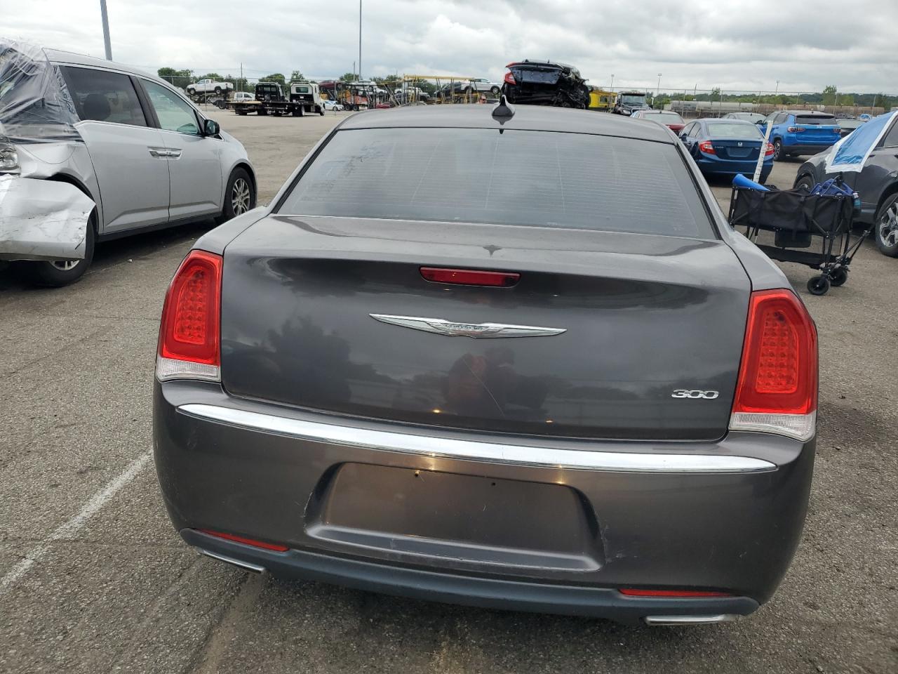 2015 Chrysler 300 Limited VIN: 2C3CCAAG5FH802087 Lot: 68434675