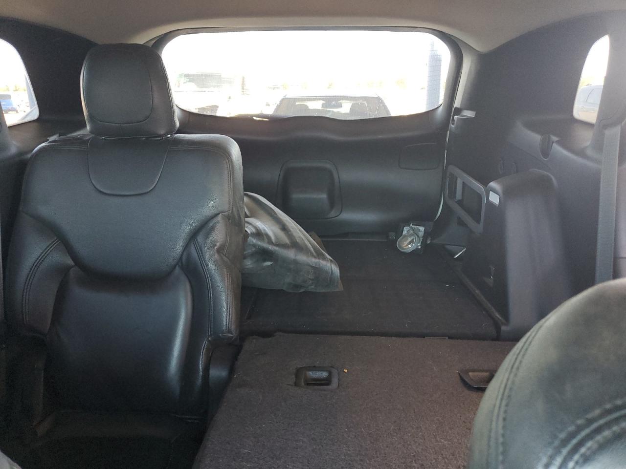 2015 Jeep Cherokee Latitude VIN: 1C4PJLCB2FW536674 Lot: 70784785