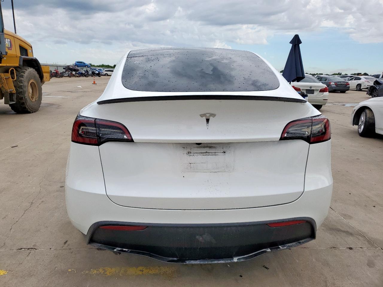 2024 Tesla Model Y VIN: 7SAYGDED6RF040196 Lot: 67114345