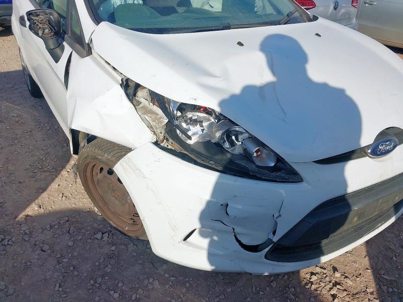 2010 FORD FIESTA 