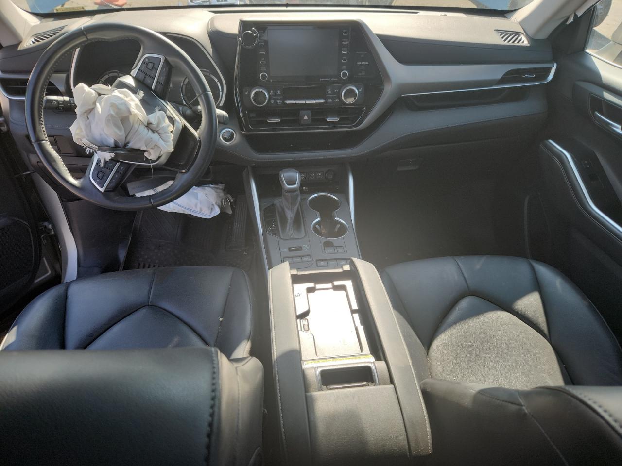 2022 Toyota Highlander Xle VIN: 5TDHZRBH8NS572048 Lot: 69768295