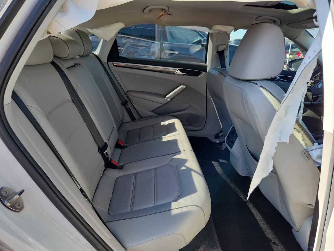 2018 Volkswagen Passat Se VIN: 1VWBA7A37JC016216 Lot: 69230155