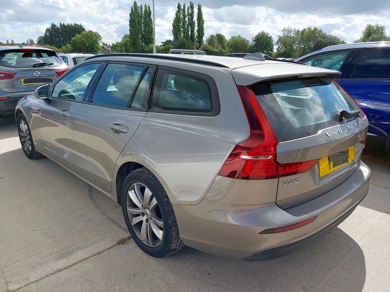 2018 VOLVO V60 MOMENTUM PRO D3 