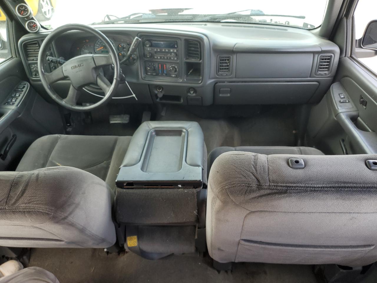 2005 GMC Sierra K2500 Heavy Duty VIN: 1GTHK23285F844104 Lot: 68645435